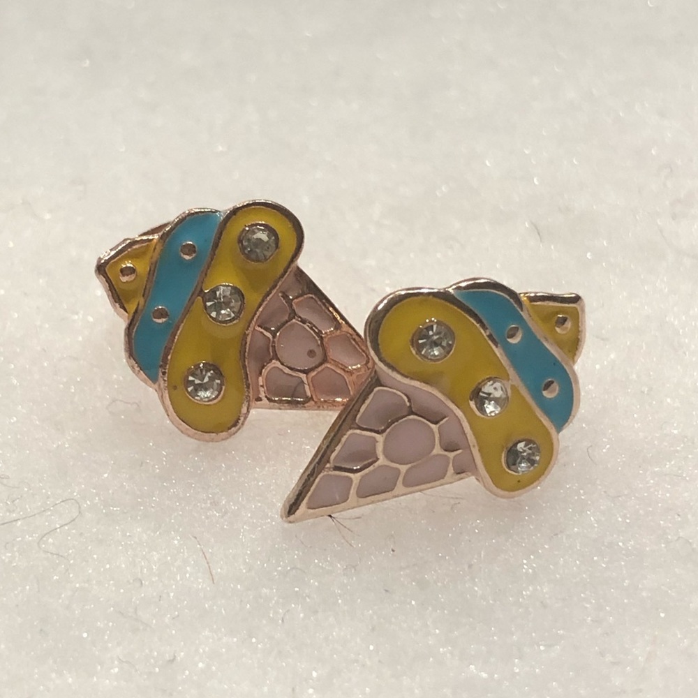 💰2/$10💰NEW•Enamel IceCream cone post earrings